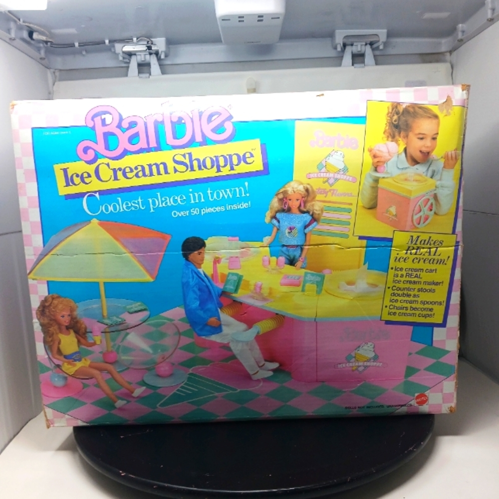 Vintage 1987 Barbie ice cream shoppe
